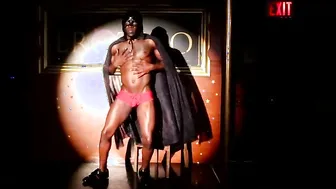 Muscular Strippers Fuck on Stage