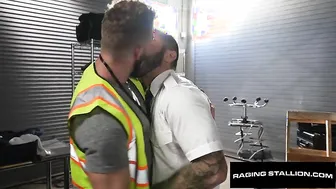 Muscle Stud Baggage Handler Rails Hairy Flight Attendant - Drew Valentino, Morgxn Thicke - RagingSta