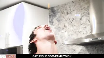 ❤️Muscle Step Dad Teaches His Boy To Suck Dick