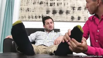 Alex Gray has his feet licked by his obedient boyfriend