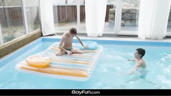 Twinks Fuck Bareback Poolside