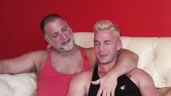 Older Daddy & Jock BF Suck Each Other Off - MenOver30