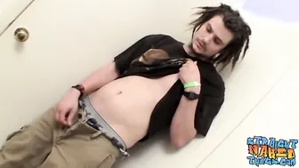Straight thug Drift mastrubates and cums in homemade video