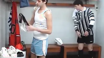 Euro gays Pablo Thomas and Tobias Bianco fuck in locker room