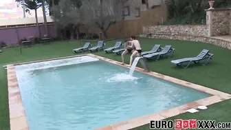 European kies butt banging after taking a swim