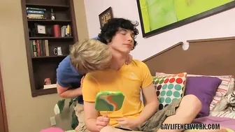 Hayden relaxes Josh