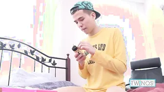 Horny Boy Xander Spreads His Legs For Some Dildo Banging!