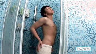 Hot Boy Bryan Penetrates His Tight Ass Whit A Big Dildo!