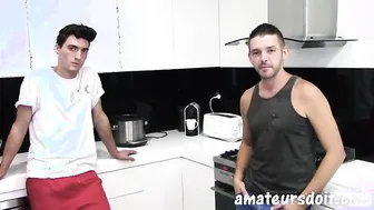 Fucking A 10 Inch Monster Hung Australian Bottom - Xavier & Danny Compare Notes Before Fucking