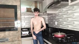 Young amateur Henry Evans tugs his dick before cumming solo