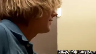 Amateurs smoke while fucking hardcore