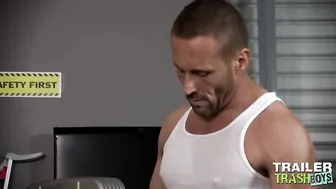 TRAILERTRASHBOYS Daddy Bare Fucks Twink