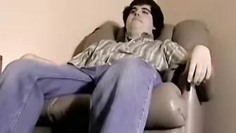 Fat young amateur gently blown before jerking himself off