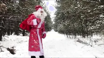 Russian SANTA CLAUS jerks off his BIG DICK in the forest and sends his sperm as a gift for the New Year 2022!