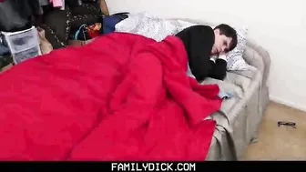 FamilyDick - Muscle bear barebacks teenage stepson