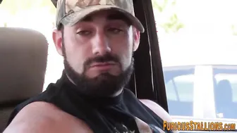 Brawny bears suck shlongs