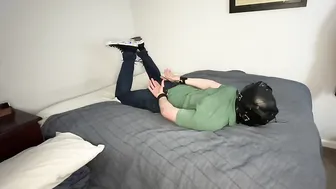 Selfbondage in a Hogtie while Hooded and Plugged