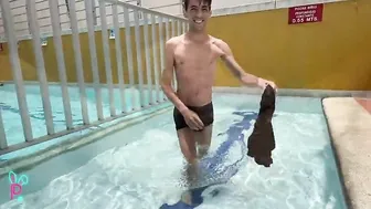 Young man from medellin has fun with his cock